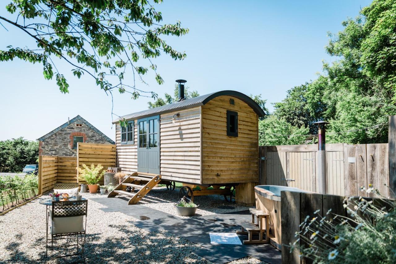 Boutique Cornish Shepherd'S Hut With Hot Tub ローンソン エクステリア 写真